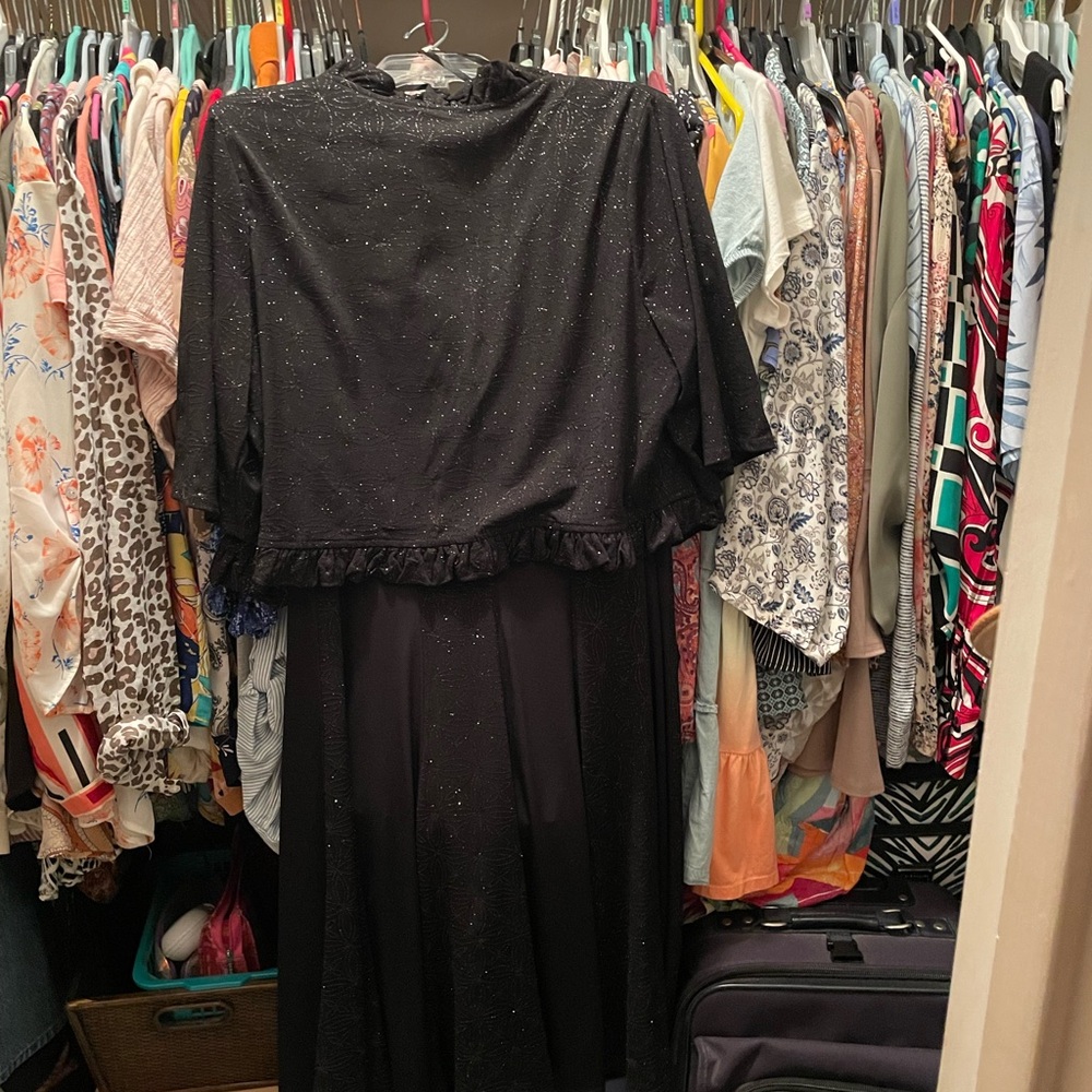 Dress - Picture 2 of 4